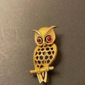 Vintage Avon Gold Owl Brooch with Ruby-Tone Eyes